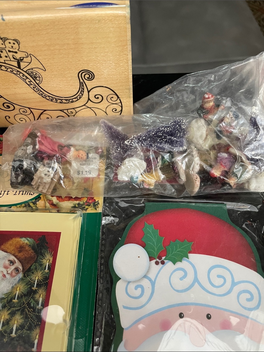 Holiday Craft Set - Red, Green, White Cards, photo albums, stamps and more! Fun! - Picture 3 of 6
